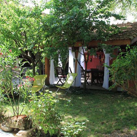 Les Pascals Bed & Breakfast Saint-Paul-les-Romans Bagian luar foto