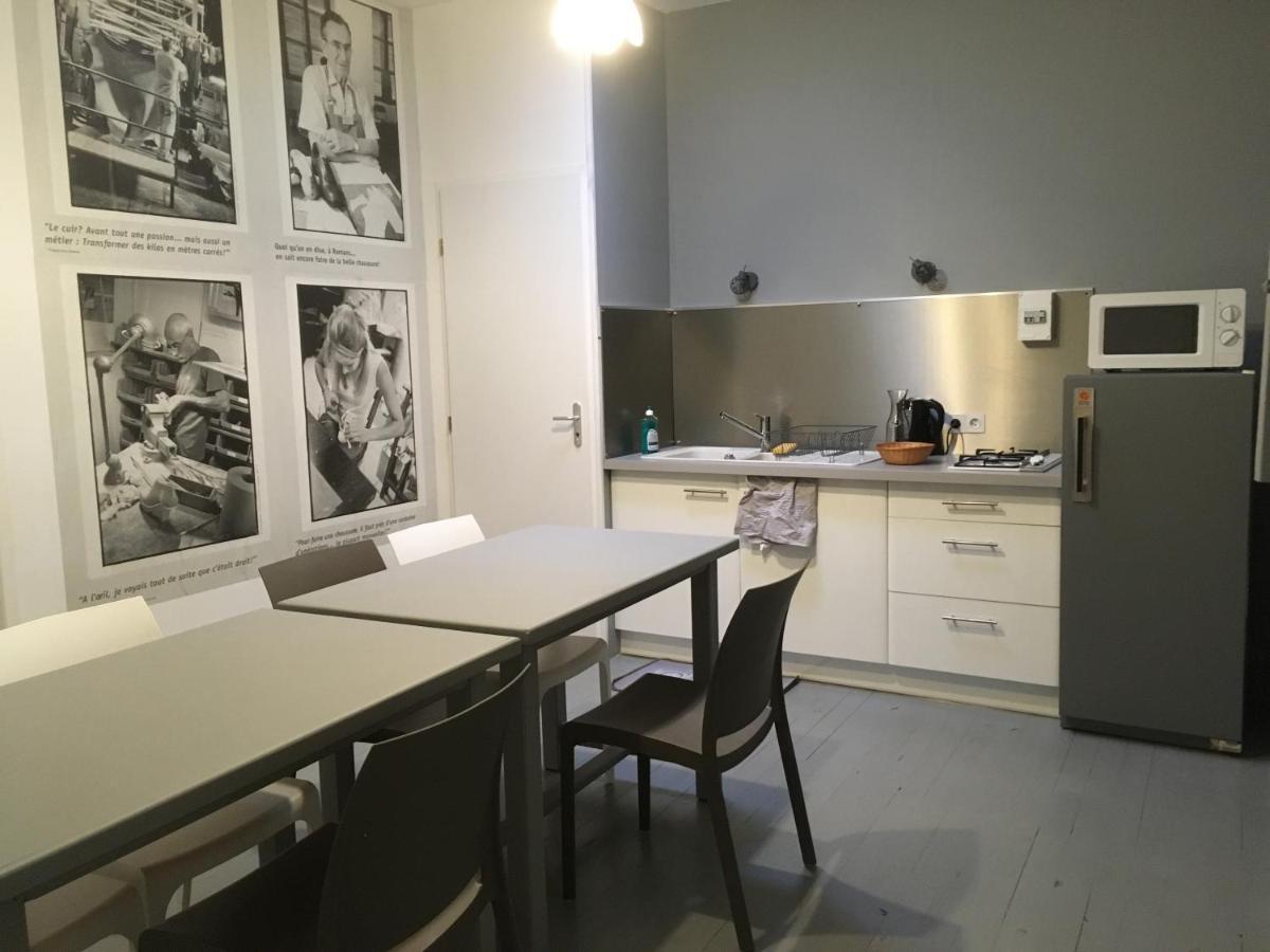 Les Pascals Bed & Breakfast Saint-Paul-les-Romans Bagian luar foto