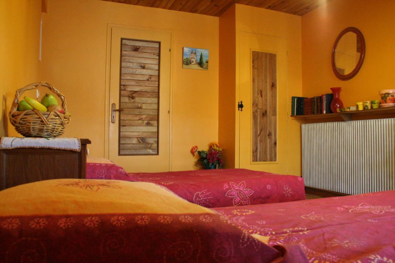 Les Pascals Bed & Breakfast Saint-Paul-les-Romans Bagian luar foto
